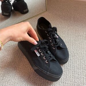 Superga platform sneakers 🖤